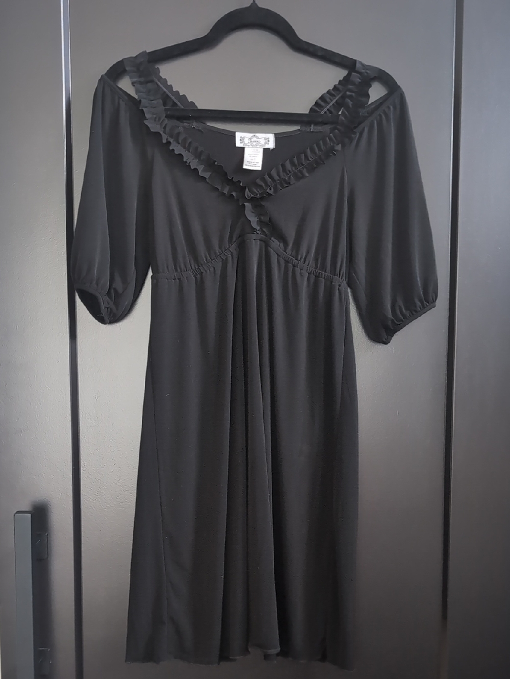 Trixxi Black Ruffled V-Neck Midi Dress